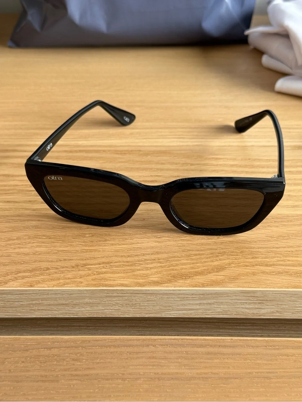 Otra Black Cat-Eye Sunglasses for Women